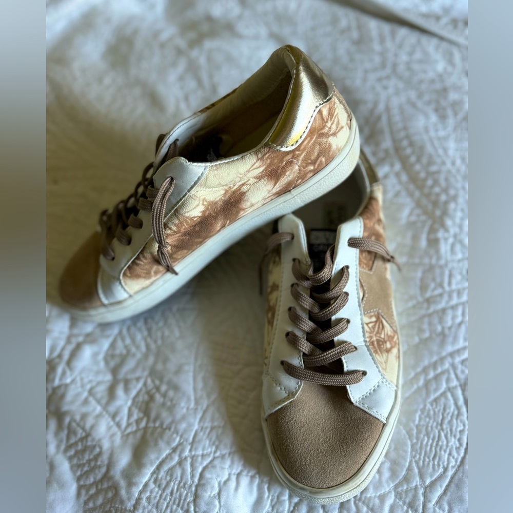 Vintage Havana brand sneakers